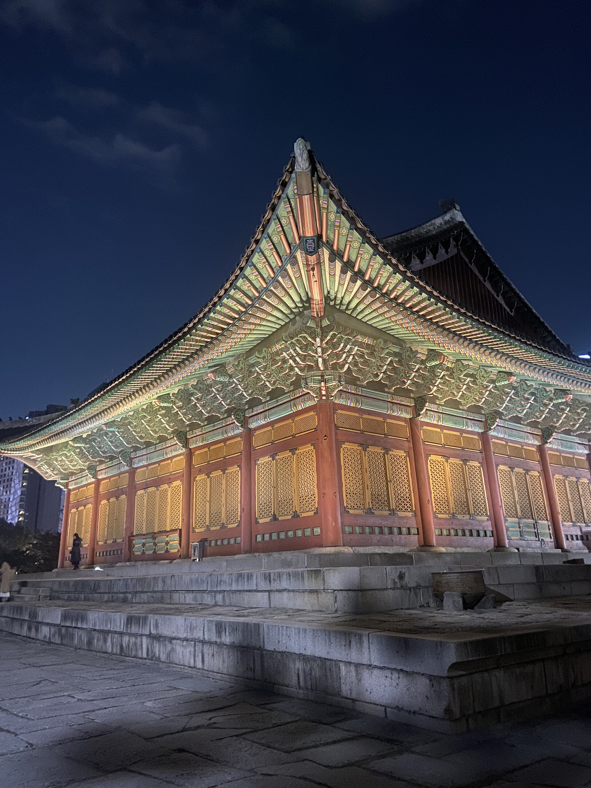 徳寿宮の夜間ライトアップ