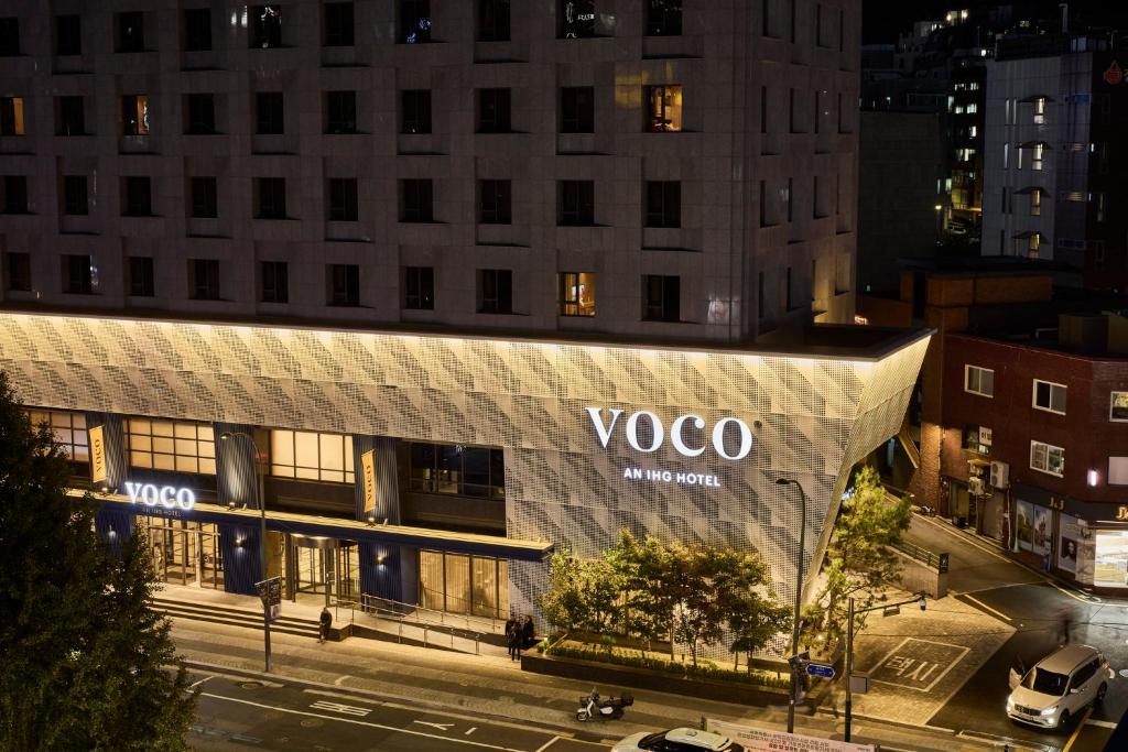 voco ソウル明洞の夜の外観